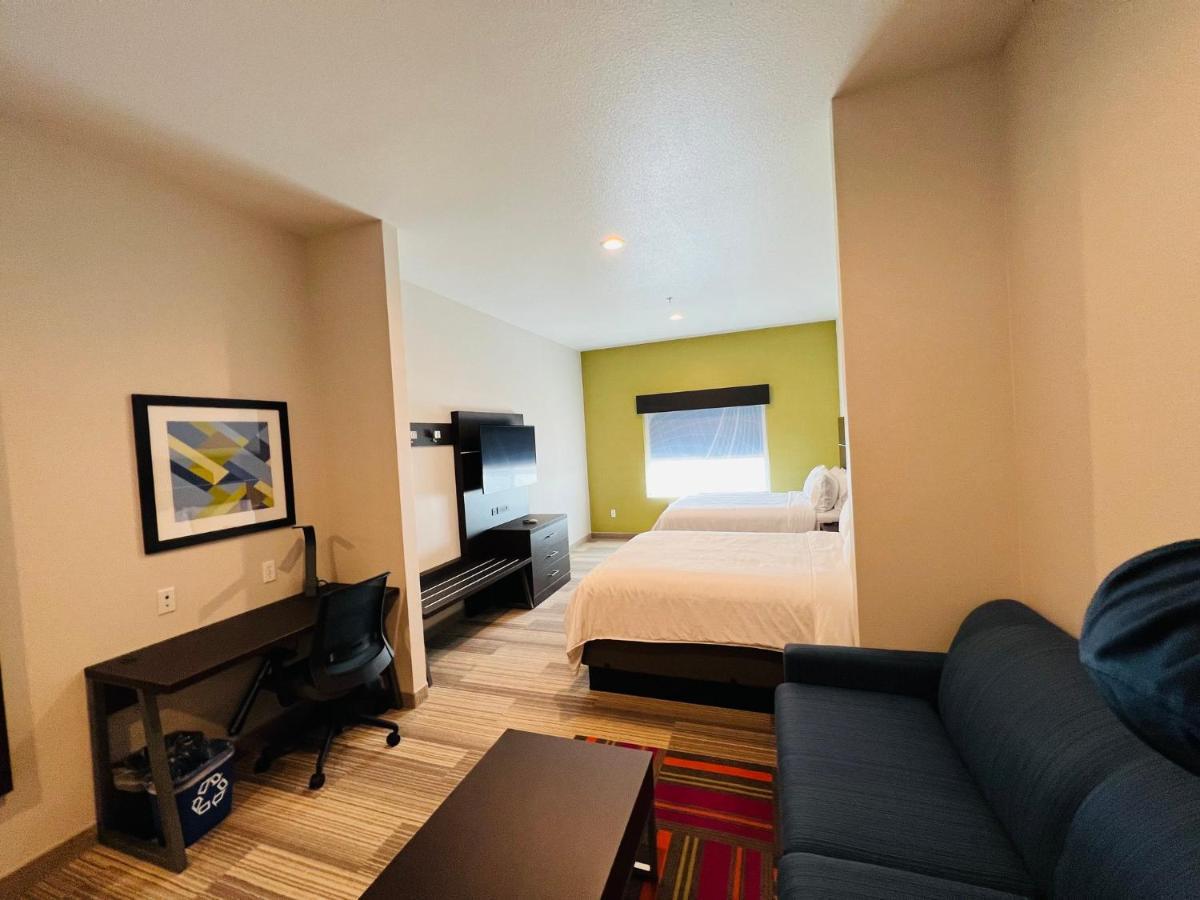 Holiday Inn Express & Suites Salinas By Ihg Exterior photo