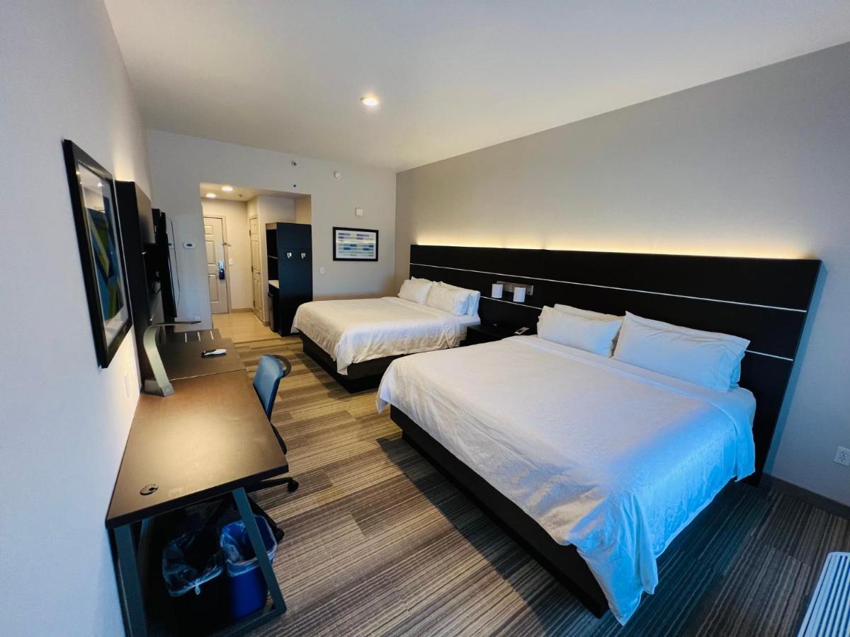 Holiday Inn Express & Suites Salinas By Ihg Exterior photo