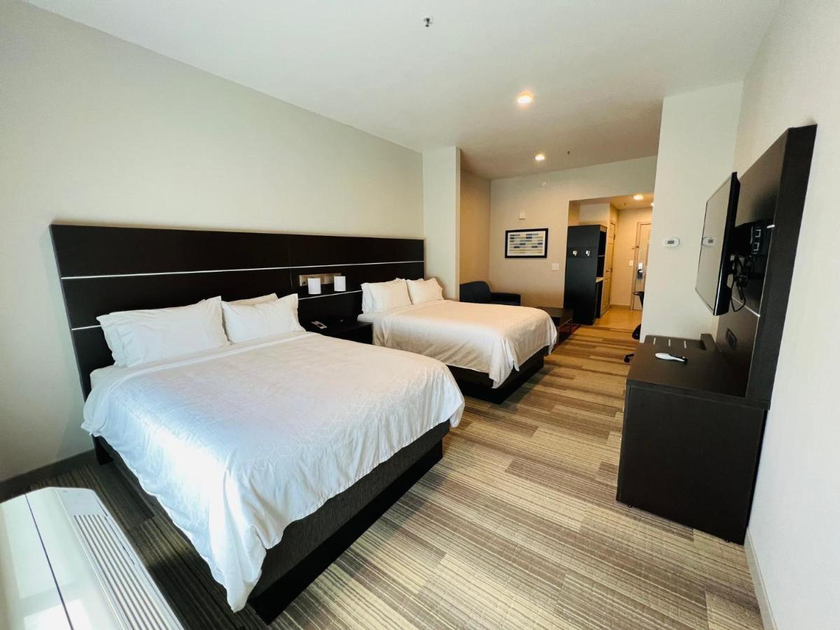 Holiday Inn Express & Suites Salinas By Ihg Exterior photo
