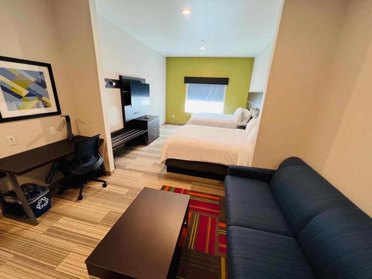 Holiday Inn Express & Suites Salinas By Ihg Exterior photo