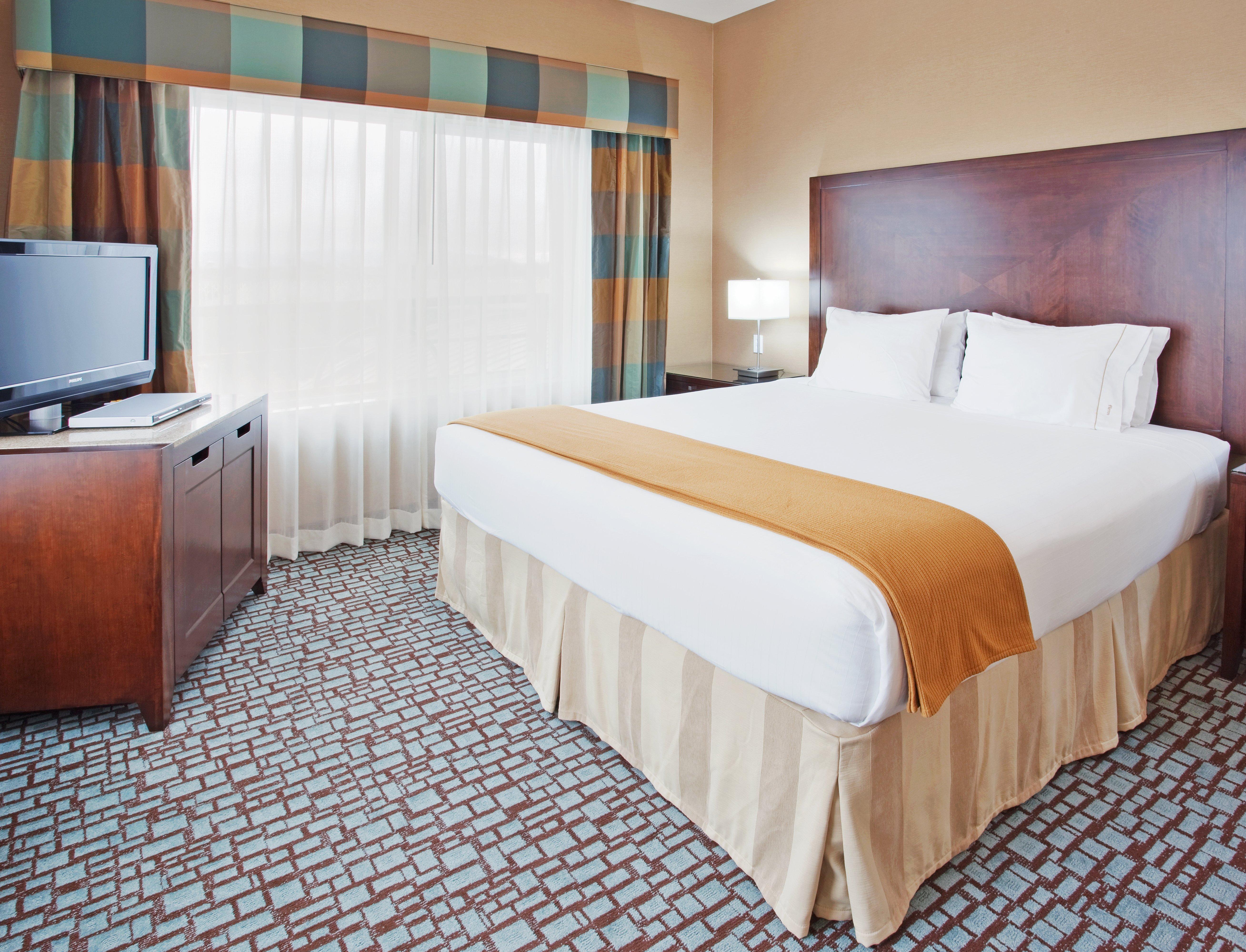 Holiday Inn Express & Suites Salinas By Ihg Exterior photo