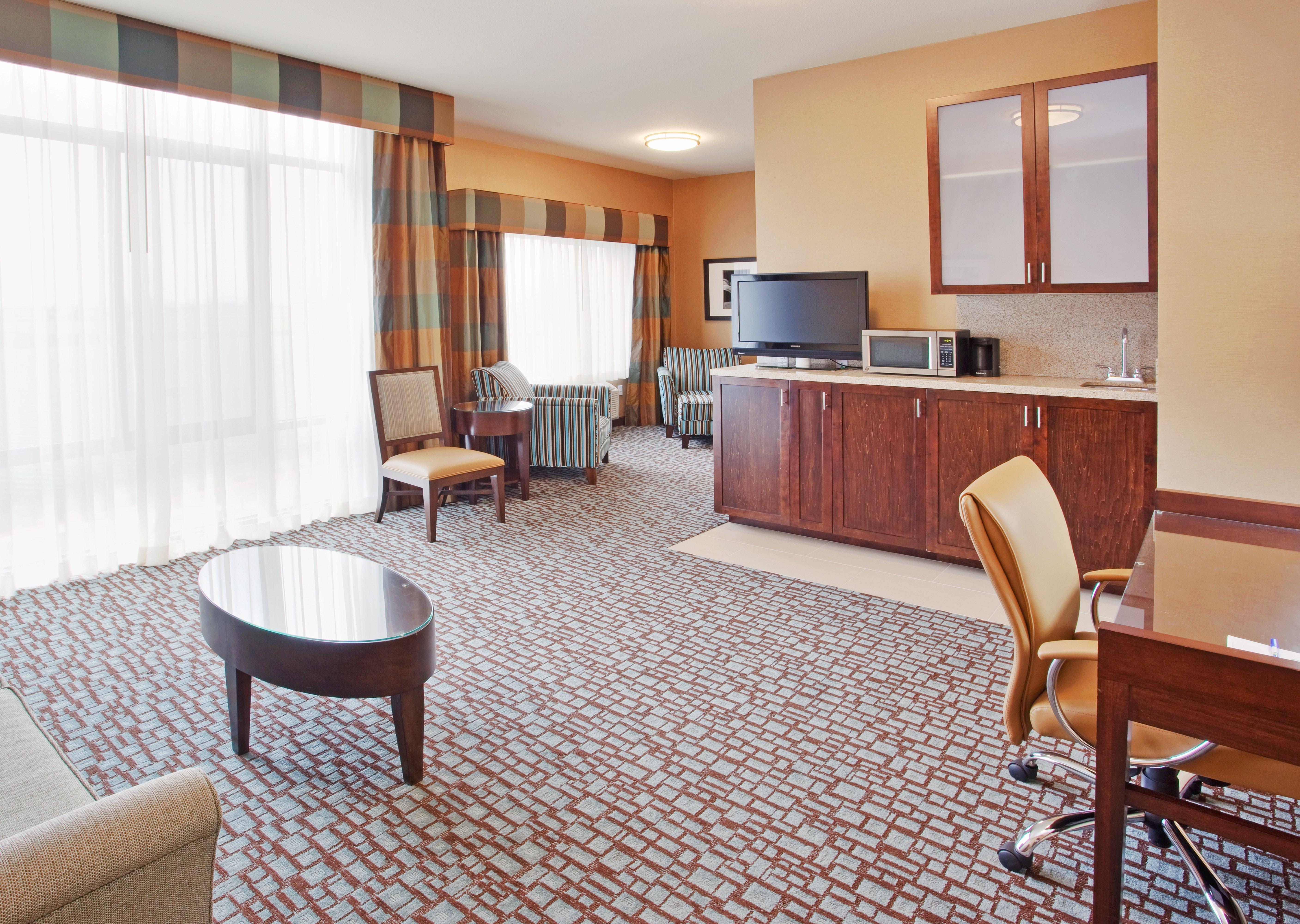Holiday Inn Express & Suites Salinas By Ihg Exterior photo